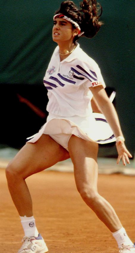 Gabriela Sabatini Hot Photos