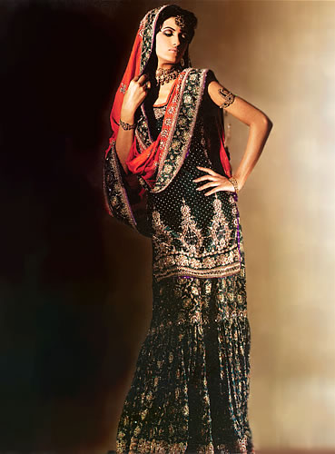 http://www.fashiontrends.pk/wp-content/uploads/2012/02/Pakistani-Gharara-01.jpg